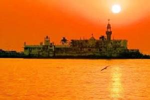 Book Hotels and Resorts in Mumbai, Tour Packages for Mumbai, Mumbai sightseeing, See places in Mumbai, Mumbai city tour, Rent a Car in Mumbai, Visit Mumbai, Mumbai Shopping